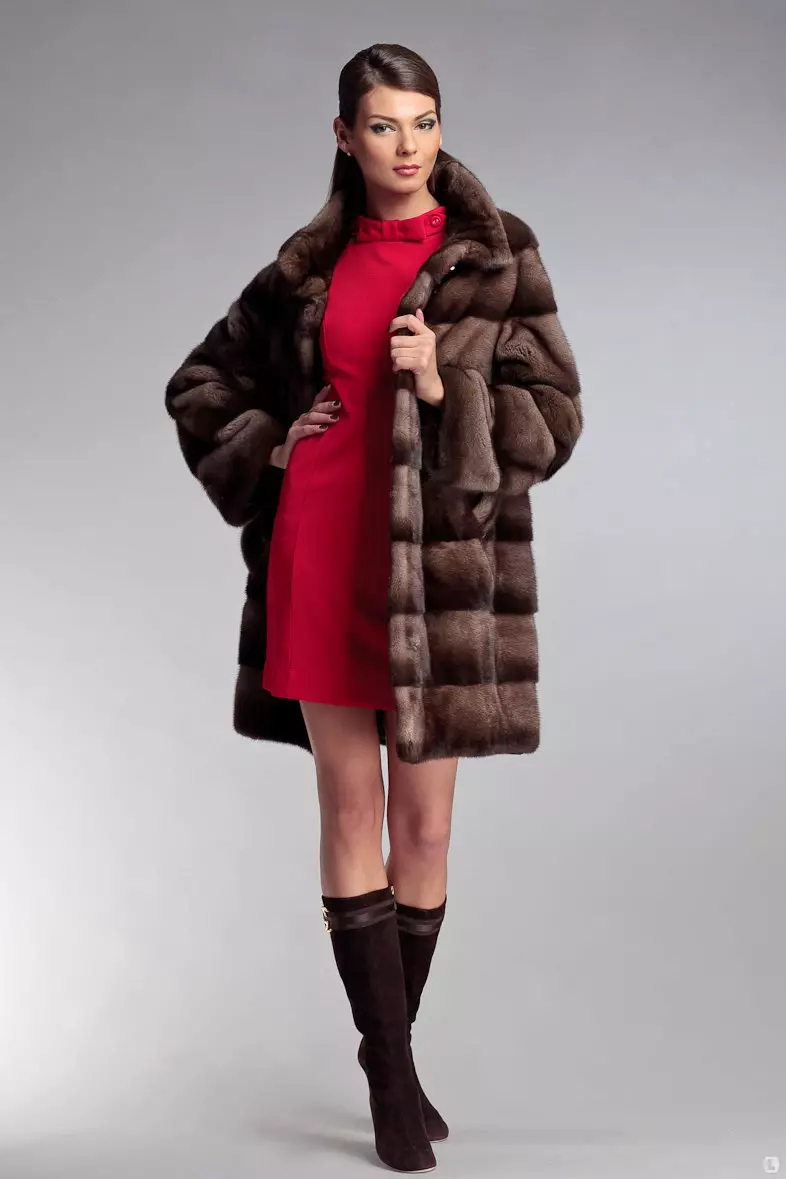 Итальяндық Mink Coats (65 сурет): модельдер, модельдер, жабдықталған Mink Fur Catats Италия 14426_54