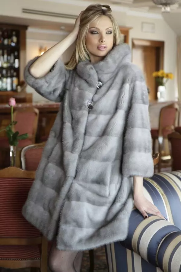 Итальяндық Mink Coats (65 сурет): модельдер, модельдер, жабдықталған Mink Fur Catats Италия 14426_57