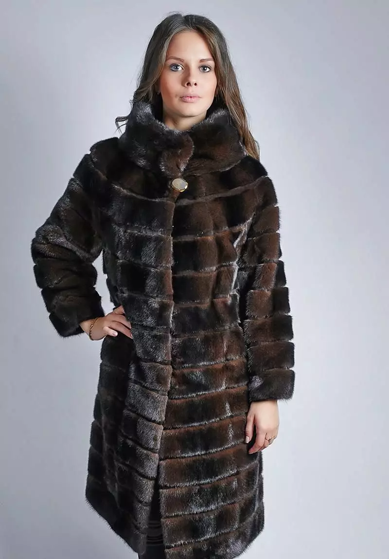 Итальяндық Mink Coats (65 сурет): модельдер, модельдер, жабдықталған Mink Fur Catats Италия 14426_62