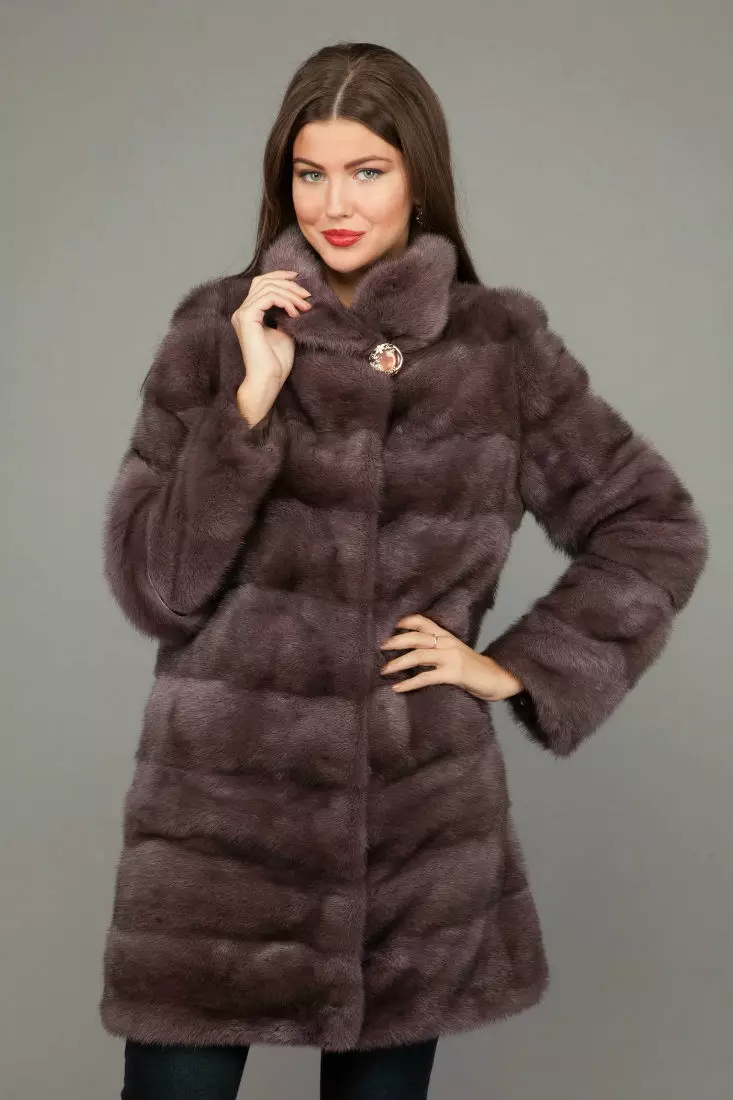 Come scegliere un cappotto di visone (131 foto): Suggerimenti per la scelta di mani di visone di alta qualità, regole quando si acquista un cappotto di pelliccia 14428_11