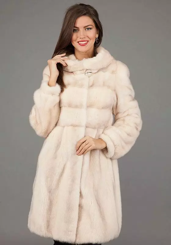 Comment choisir un manteau de vison (131 photos): Conseils pour choisir des manteaux de visons de haute qualité, des règles lors de l'achat d'un manteau de fourrure 14428_110