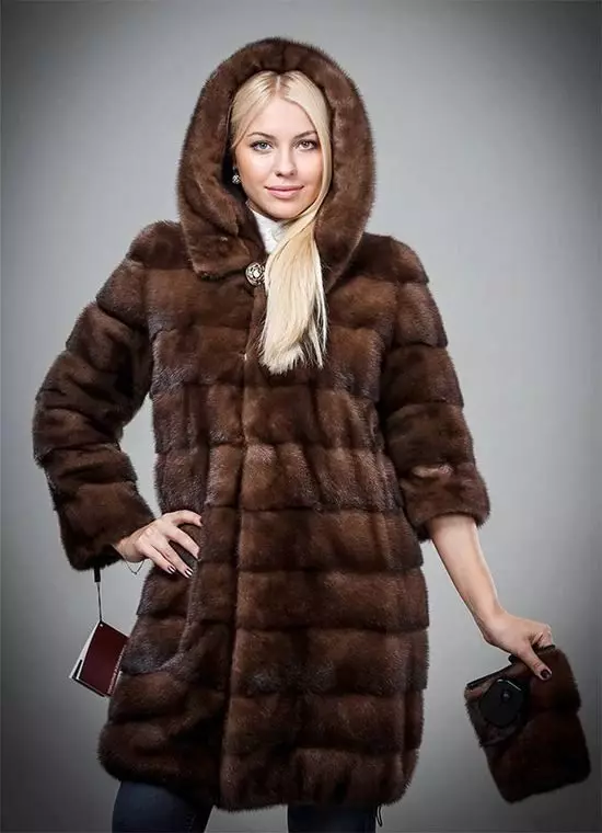 Comment choisir un manteau de vison (131 photos): Conseils pour choisir des manteaux de visons de haute qualité, des règles lors de l'achat d'un manteau de fourrure 14428_27