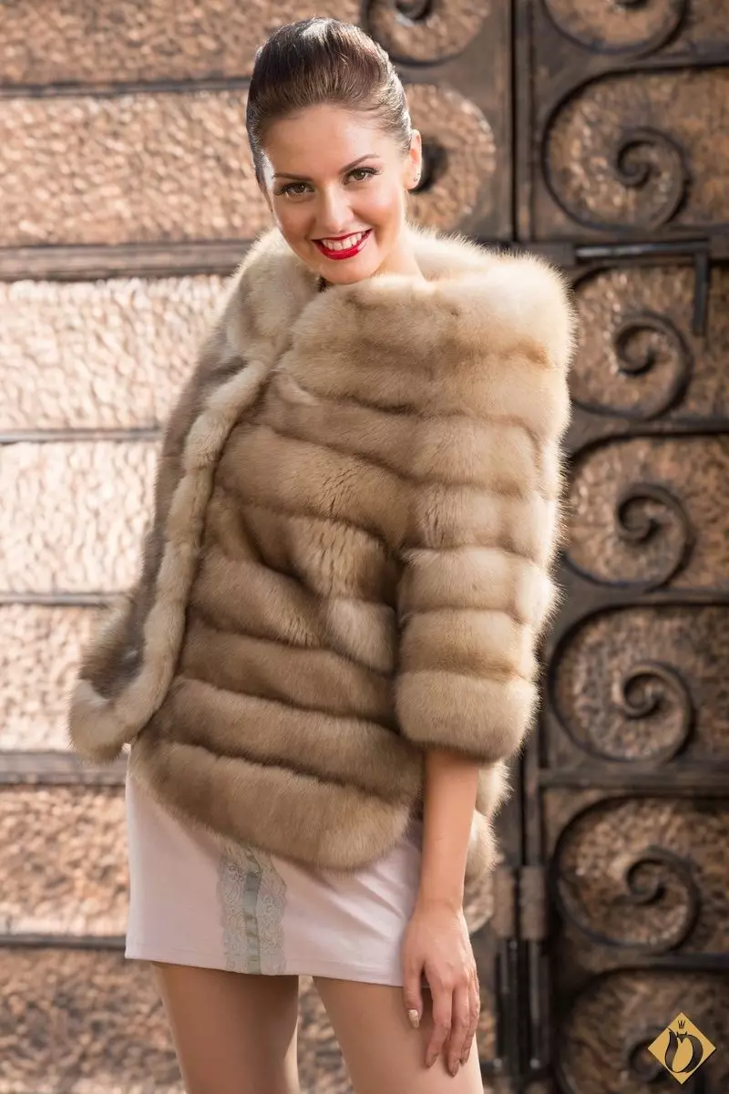 Πώς να επιλέξετε ένα παλτό μινκ (131 φωτογραφίες): Συμβουλές για την επιλογή υψηλής ποιότητας παλτό μινκ, κανόνες κατά την αγορά ενός παλτό γούνας 14428_31