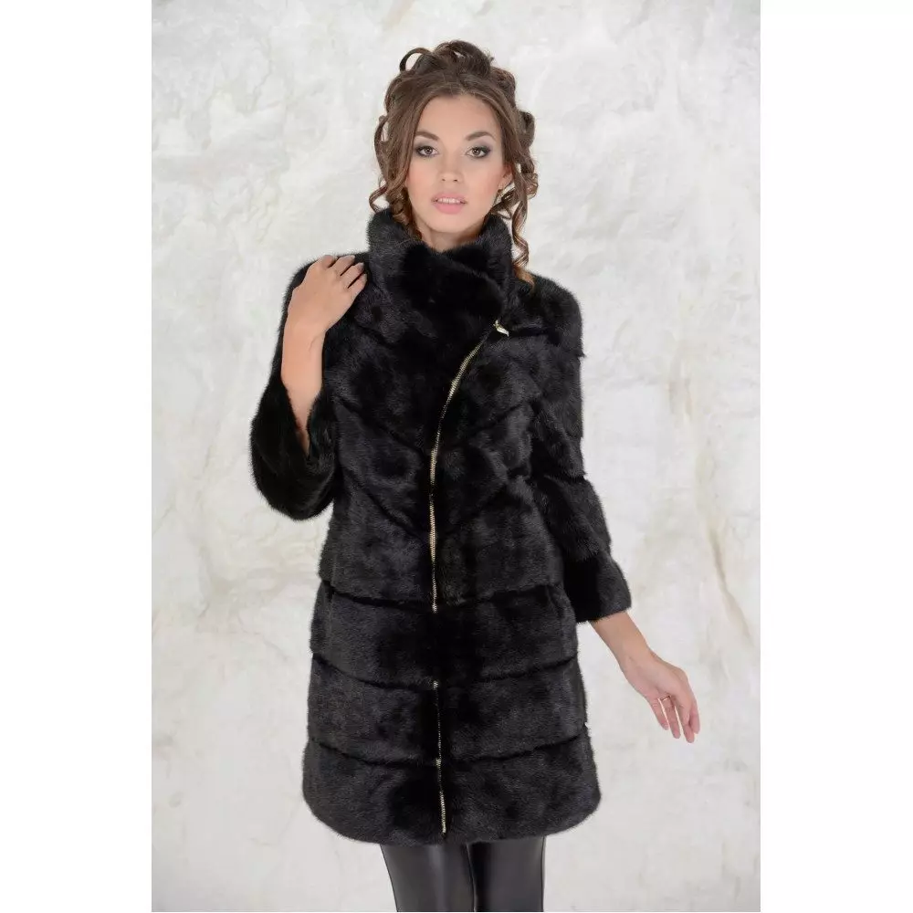 Come scegliere un cappotto di visone (131 foto): Suggerimenti per la scelta di mani di visone di alta qualità, regole quando si acquista un cappotto di pelliccia 14428_49