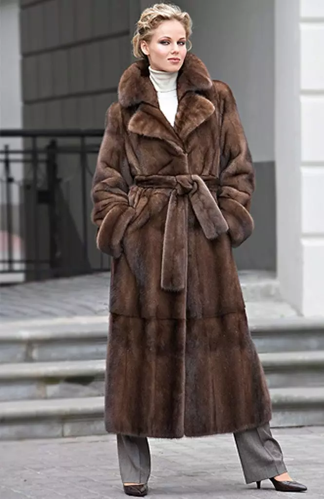 Como escolher um casaco de vison (131 fotos): dicas para escolher casacos de pele de alta qualidade, regras quando se compra um casaco de pele 14428_72