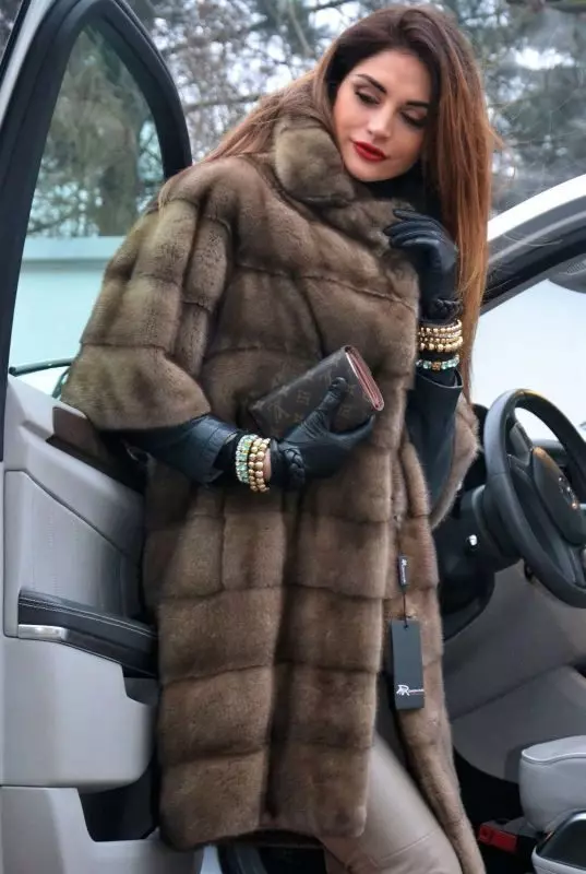Como escolher um casaco de vison (131 fotos): dicas para escolher casacos de pele de alta qualidade, regras quando se compra um casaco de pele 14428_78