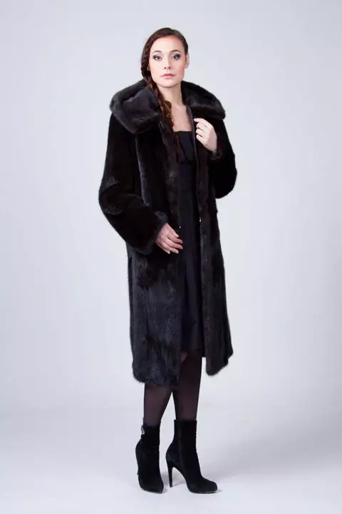 Modelli di cappotti di visone (83 foto): Bastoncini di pelliccia di visone, pipistrello, modelli alla moda 2021, manica 3/4, shuba-shirt, farfalla 14431_20