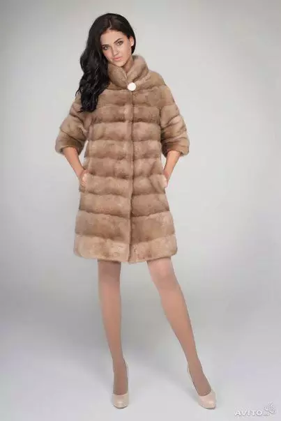 Modele të Mink Coats (83 foto): shkopinj të mantelet e leshit, bat, modele në modë 2021, mëngë 3/4, shuba-këmishë, flutur 14431_30