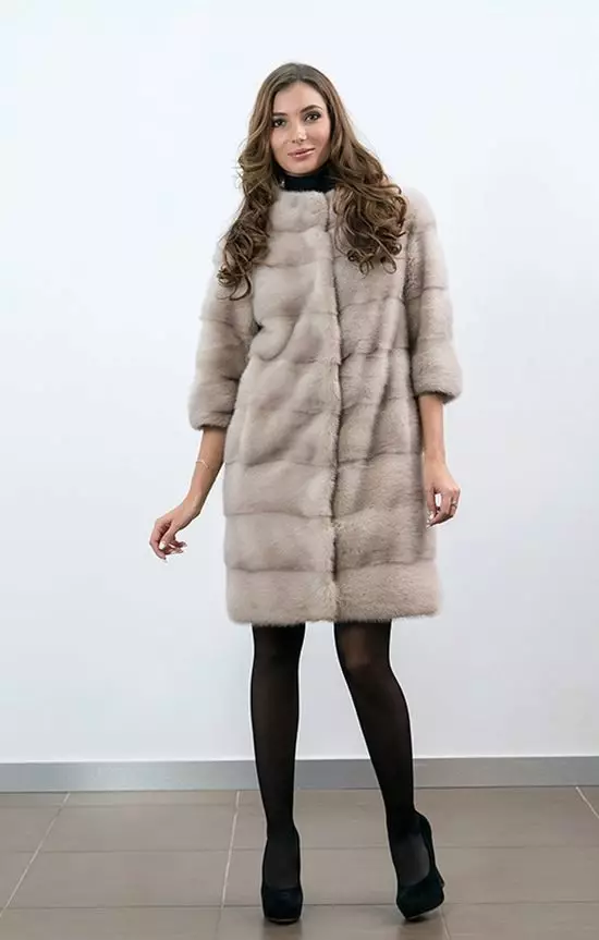 Mga modelo ng Mink Coats (83 mga larawan): Sticks of Mink fur Coats, Bat, Fashionable Models 2021, Sleeve 3/4, Shuba-shirt, Butterfly 14431_41
