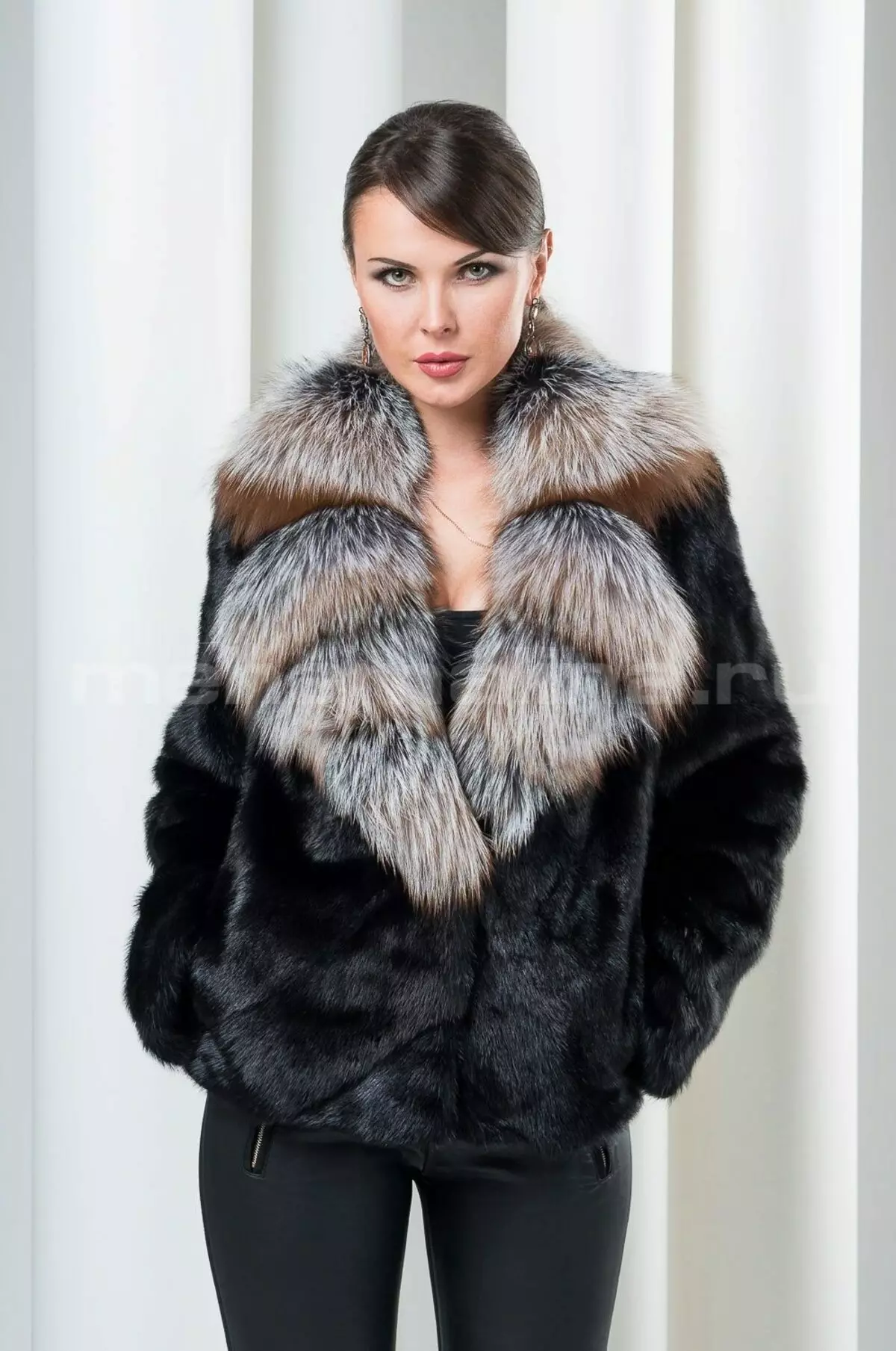 Models of mink coats (83 photos): Sticks of mink fur coats, bat, Fashionable models 2021, Sleeve 3/4, Shuba-shirt, butterfly 14431_44