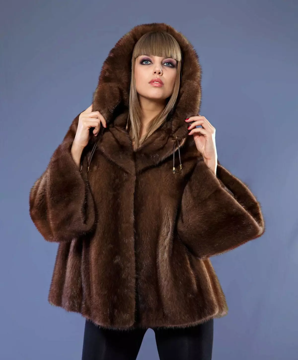 Mga modelo ng Mink Coats (83 mga larawan): Sticks of Mink fur Coats, Bat, Fashionable Models 2021, Sleeve 3/4, Shuba-shirt, Butterfly 14431_51