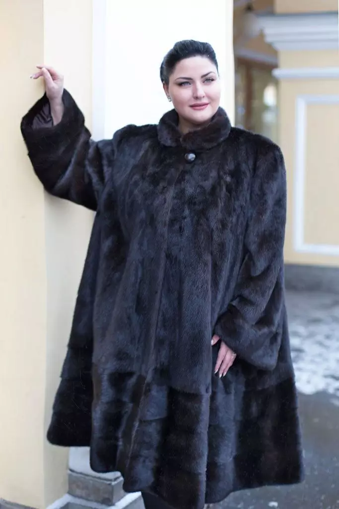 Models of mink coats (83 photos): Sticks of mink fur coats, bat, Fashionable models 2021, Sleeve 3/4, Shuba-shirt, butterfly 14431_67