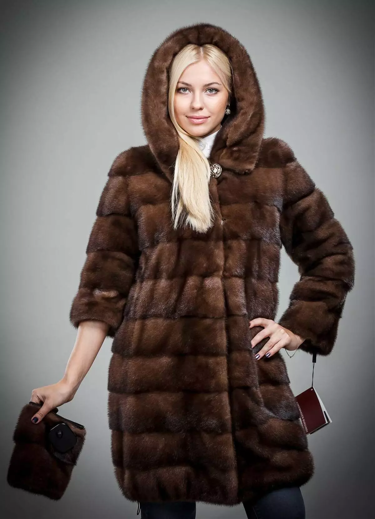 Models of mink coats (83 photos): Sticks of mink fur coats, bat, Fashionable models 2021, Sleeve 3/4, Shuba-shirt, butterfly 14431_8