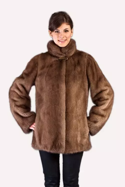 ショートミンクの毛皮のコート（97写真）：摩耗するもの、明るいミンクの毛皮のコート、ブラック、ベルト、グレー、茶色、青 14437_41