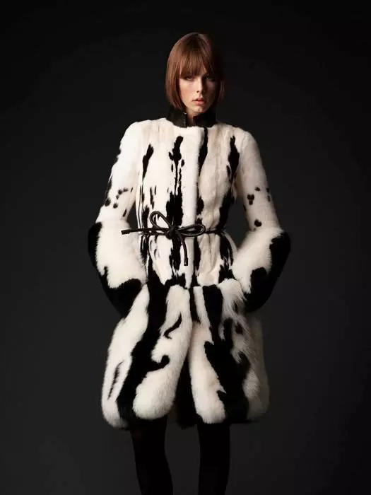 ショートミンクの毛皮のコート（97写真）：摩耗するもの、明るいミンクの毛皮のコート、ブラック、ベルト、グレー、茶色、青 14437_48