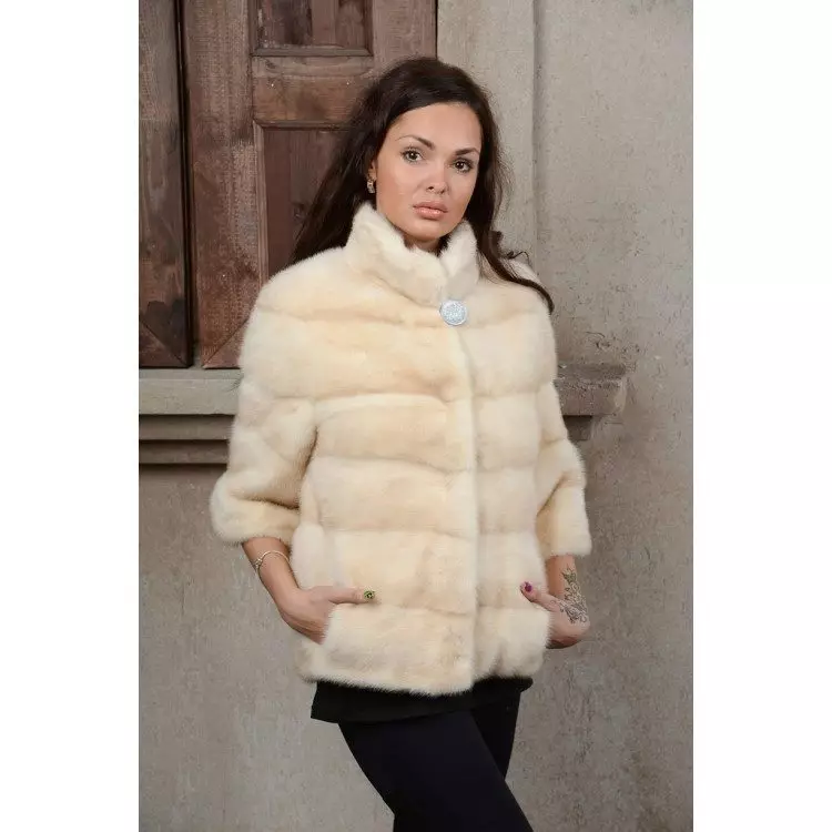 ショートミンクの毛皮のコート（97写真）：摩耗するもの、明るいミンクの毛皮のコート、ブラック、ベルト、グレー、茶色、青 14437_5