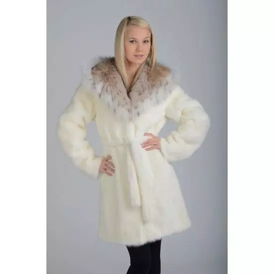 Սպիտակ Mink Fur Coat (101 լուսանկար). Բելառուսական մորթուց բաճկոններ ջրասույզից, ակնարկներից, կարճ մոդելներից, սեւից եւ սպիտակներով, տրոհում, որքան է մորթյա վերարկու 14438_28