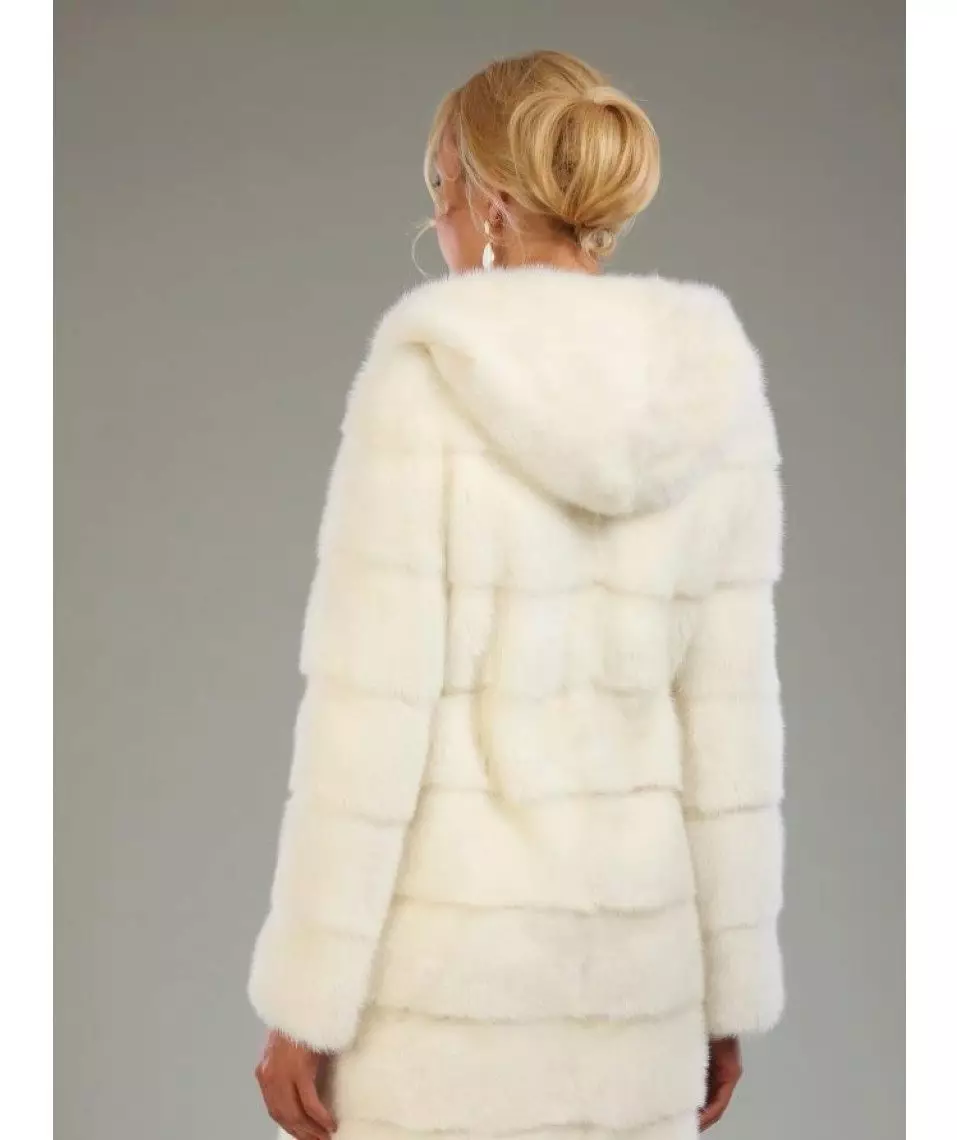 White Mink Fur Coat (101 φωτογραφίες): Belarusian Fur Coats από Mink, κριτικές, μικρά μοντέλα, μαύρο και άσπρο, με το Trot, πόσο είναι το παλτό γούνας 14438_60