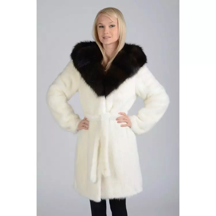 Chena mink futi jasi (101 photos): Belarussian fur majasi anobva mink, ongororo, mitezo mapfupi, dema uye chena, yakawanda sei coat 14438_66