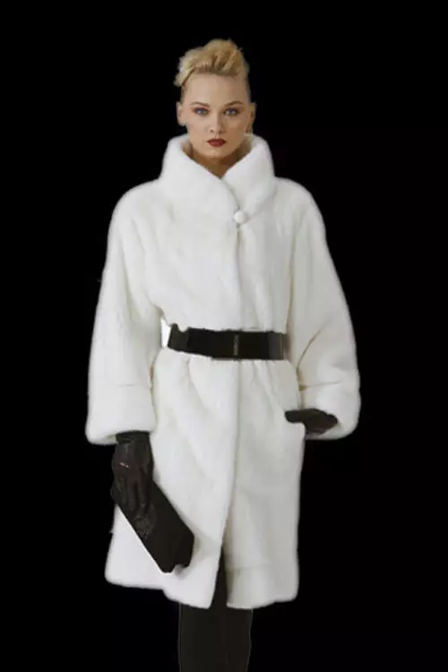 Սպիտակ Mink Fur Coat (101 լուսանկար). Բելառուսական մորթուց բաճկոններ ջրասույզից, ակնարկներից, կարճ մոդելներից, սեւից եւ սպիտակներով, տրոհում, որքան է մորթյա վերարկու 14438_76