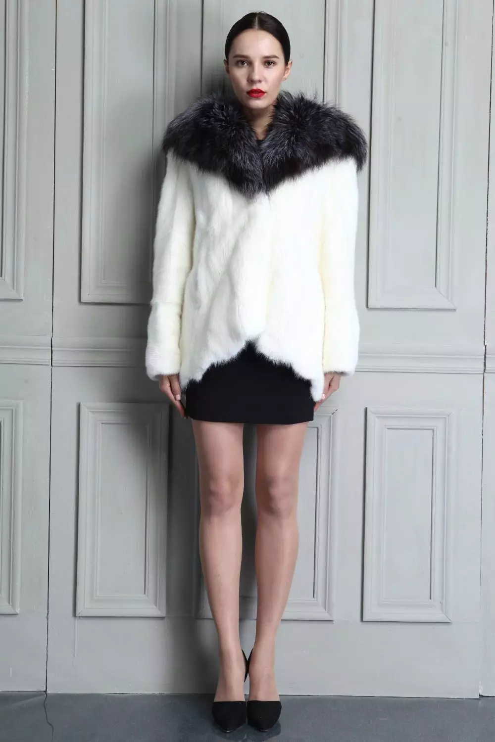 White Mink Fur Coat (101 φωτογραφίες): Belarusian Fur Coats από Mink, κριτικές, μικρά μοντέλα, μαύρο και άσπρο, με το Trot, πόσο είναι το παλτό γούνας 14438_90