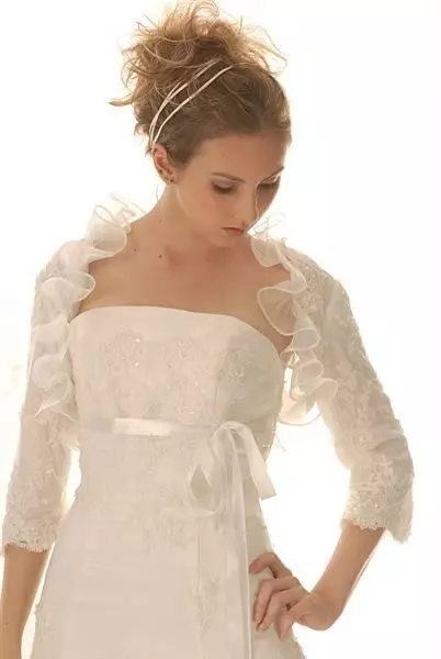 Vjenčanje Bolero na mladenskoj haljini (45 fotografija): čipka, bolero rt, kapuljačnjak, dugi rukav, krzno, toplo 14444_5