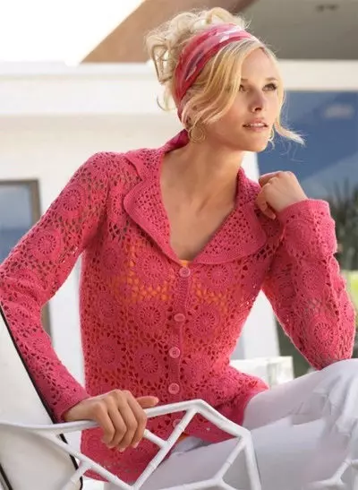 Cardigans ฉลุ (103 รูป): สิ่งที่สวมใส่รุ่นที่มีพนักพิงฉลอง Openwork และไม้กระดาน 14484_73