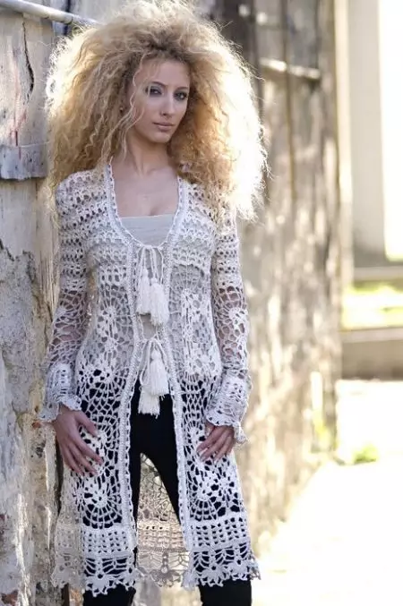 Openwork cardigans (103 şəkil): geyir nə openwork arkalık və taxta ilə model 14484_97