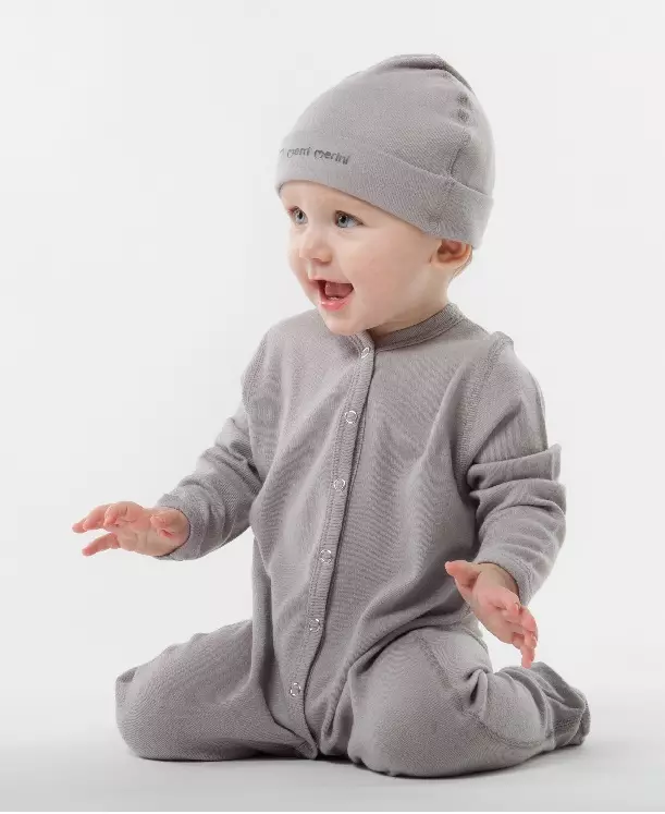 Sous-vêtements à terme pour enfants: Examen des produits pour les nouveau-nés, caractéristiques des thermoslahs de la laine mérinos pour nourrissons et bébés 1448_2