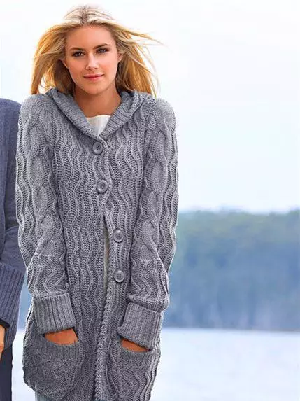 baju haneut panjang (82 foto): knitted, kalawan sisi, tanpa tombol, hareupeun pondok hiji 14501_19