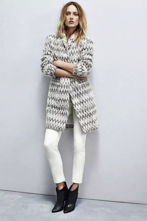 pulover lung (82 poze): tricotate, cu laturile, fără butoane, în fața unui scurt 14501_26