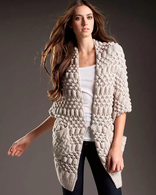 pulover lung (82 poze): tricotate, cu laturile, fără butoane, în fața unui scurt 14501_61