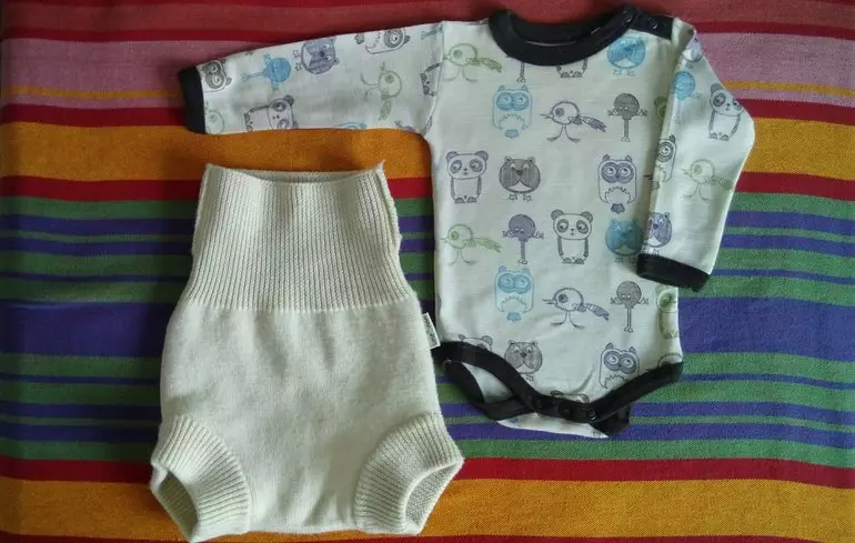 la ropa interior de los niños de calor JOHA: modelos para niños de Merinos y otros materiales. ¿Qué ropa interior térmica es mejor para los recién nacidos? ¿Cómo vestir y cuidar? 1451_22