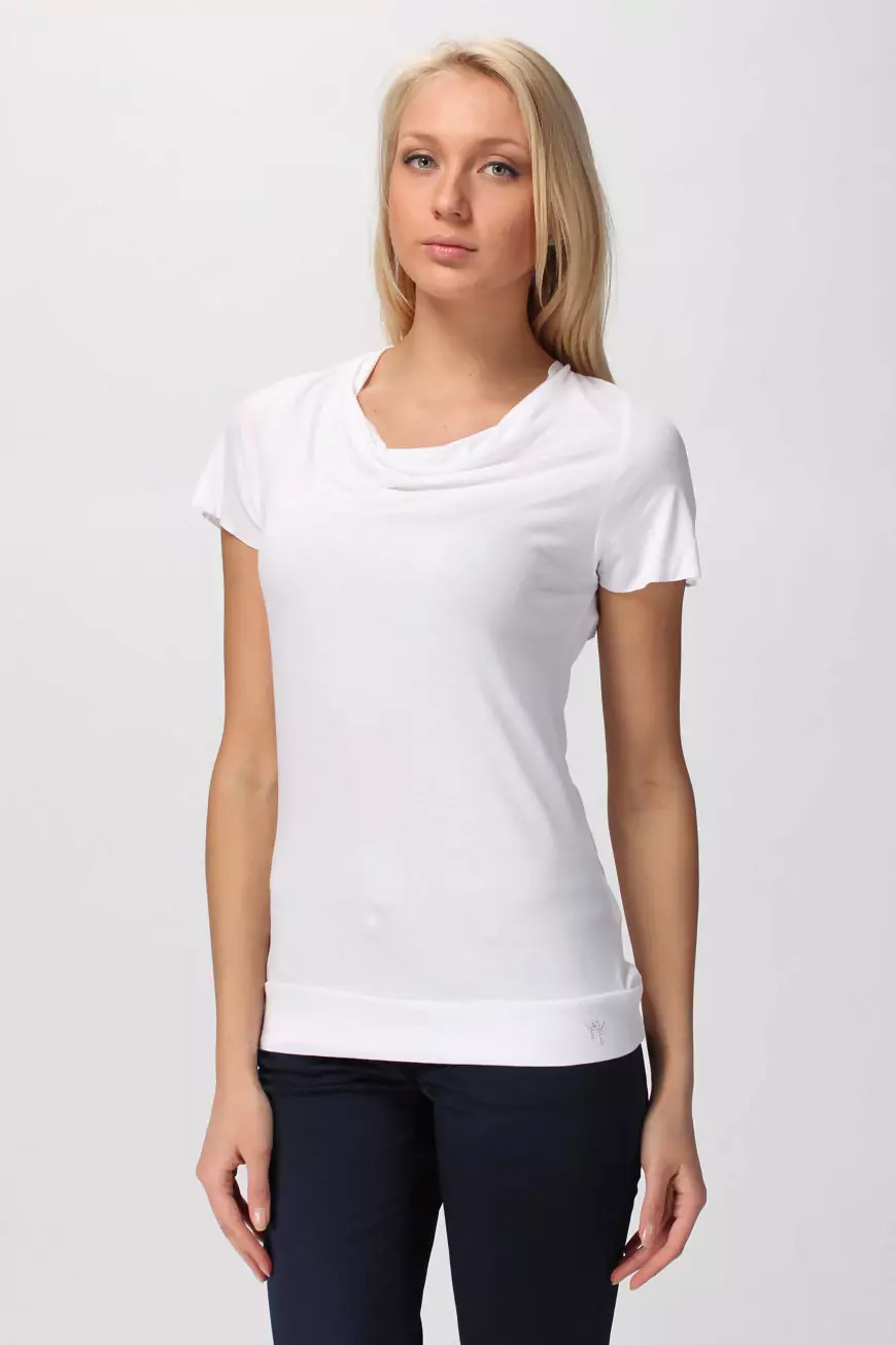 Weißes T-Shirt ohne Figur: Was man ein weibliches T-Shirt tragen soll, was zu tun ist, wenn gemalt, T-Shirt mit schwarzen Händen, lang 14582_22