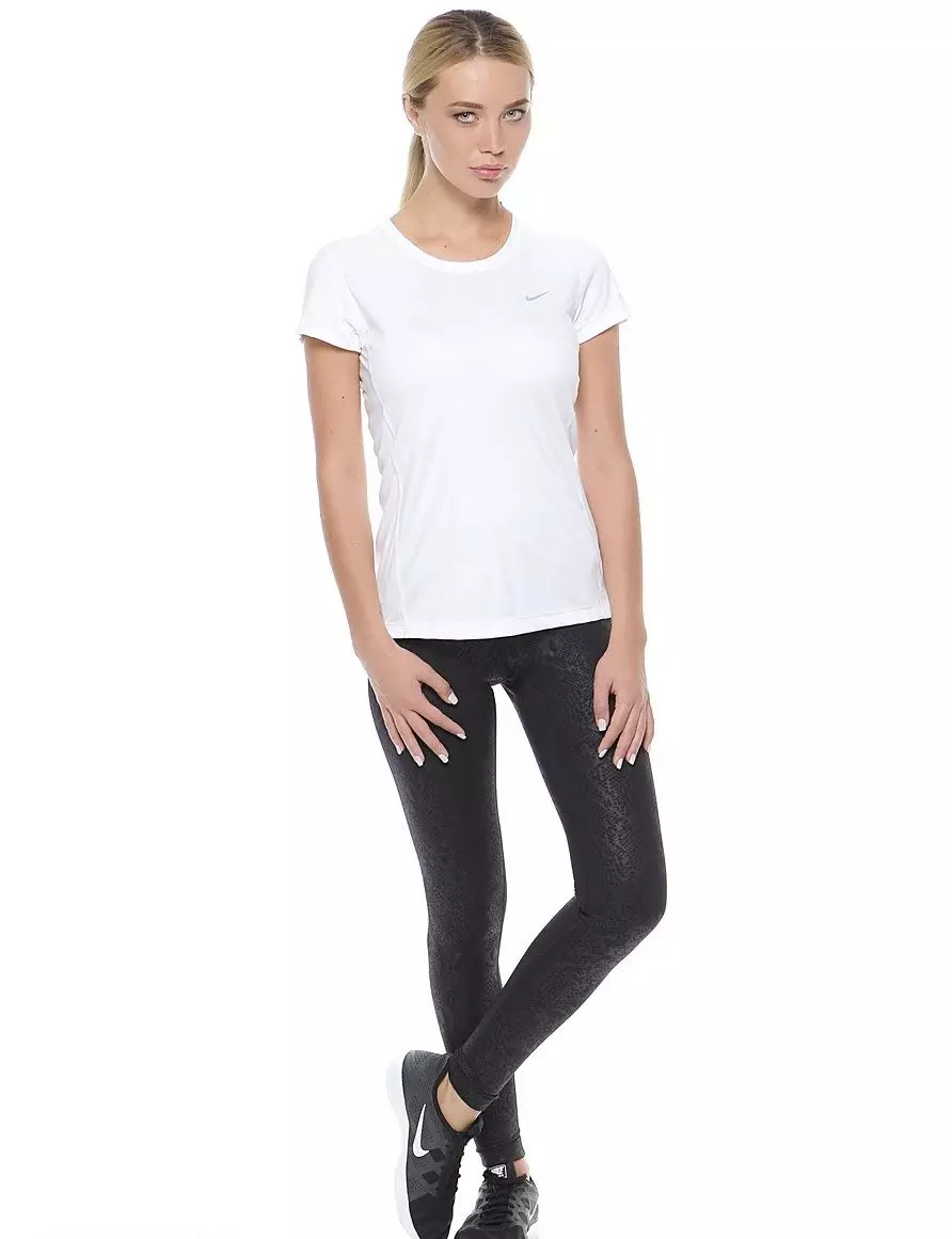 Camiseta blanca sin figura: qué llevar una camiseta femenina, qué hacer si se pinta, camiseta con manos negras, larga 14582_45
