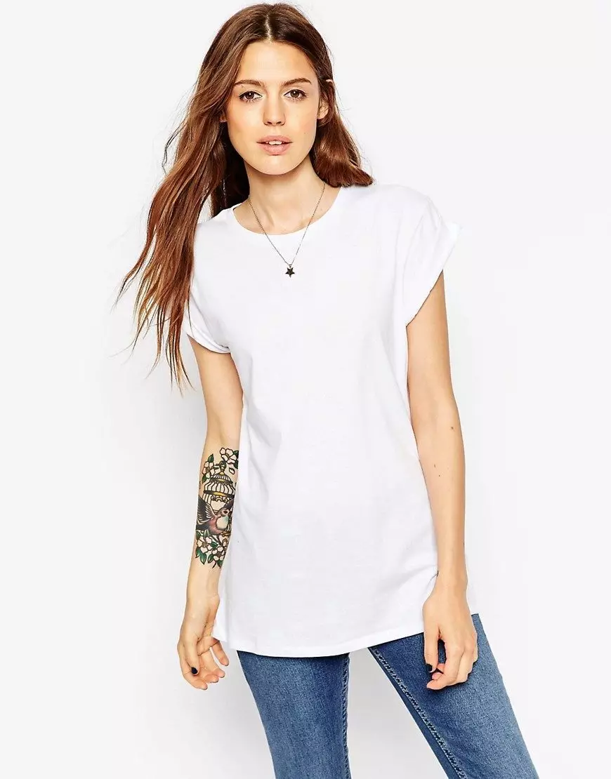 Біла футболка без малюнка: з чим носити жіночий футболку, що робити, якщо пофарбувалася, футболка з чорними руками, довга 14582_6
