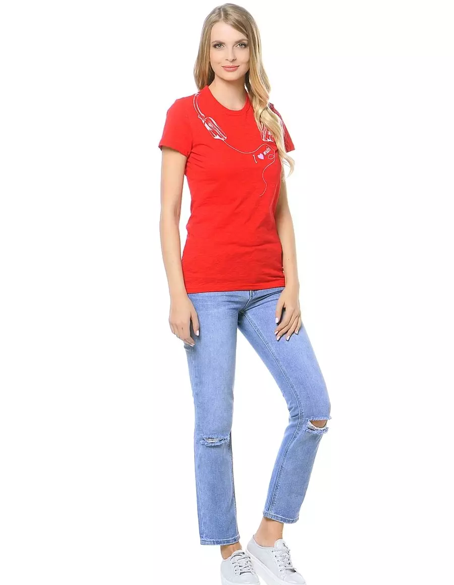 Rød T-shirt (78 billeder): Hvad skal man bære og kombinere kvindelige T-shirts, Polo 14584_50