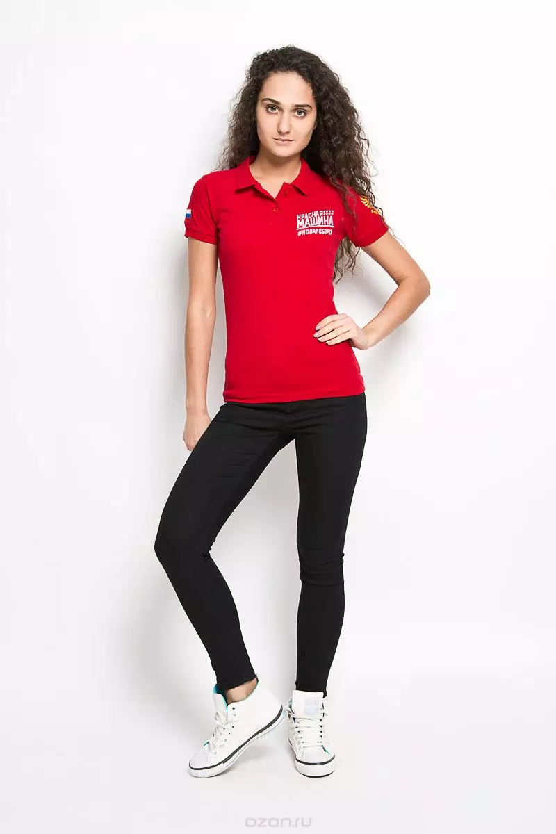 Rød T-shirt (78 billeder): Hvad skal man bære og kombinere kvindelige T-shirts, Polo 14584_67