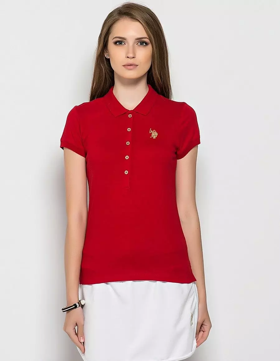 Rød T-shirt (78 billeder): Hvad skal man bære og kombinere kvindelige T-shirts, Polo 14584_68