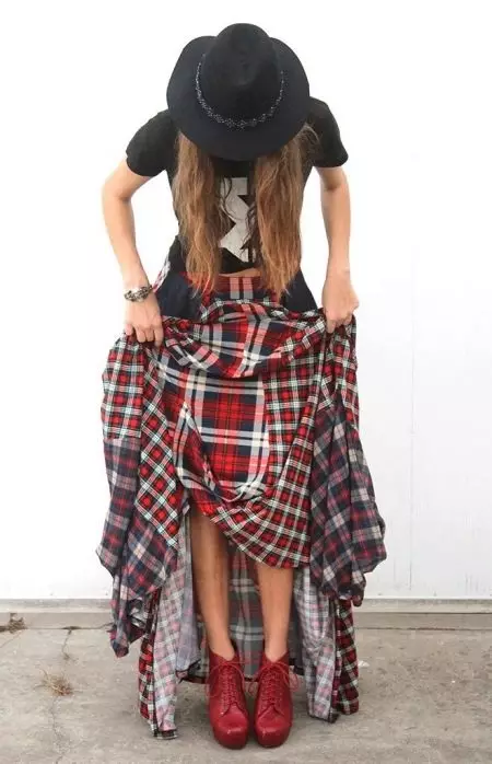 Suknje u kavezu (160 fotografije karirane suknje): Što je nosi, duge, crvena, crna, bijela, siva, za potpunu, pečati, sa naborima, kosim kavez 14604_126