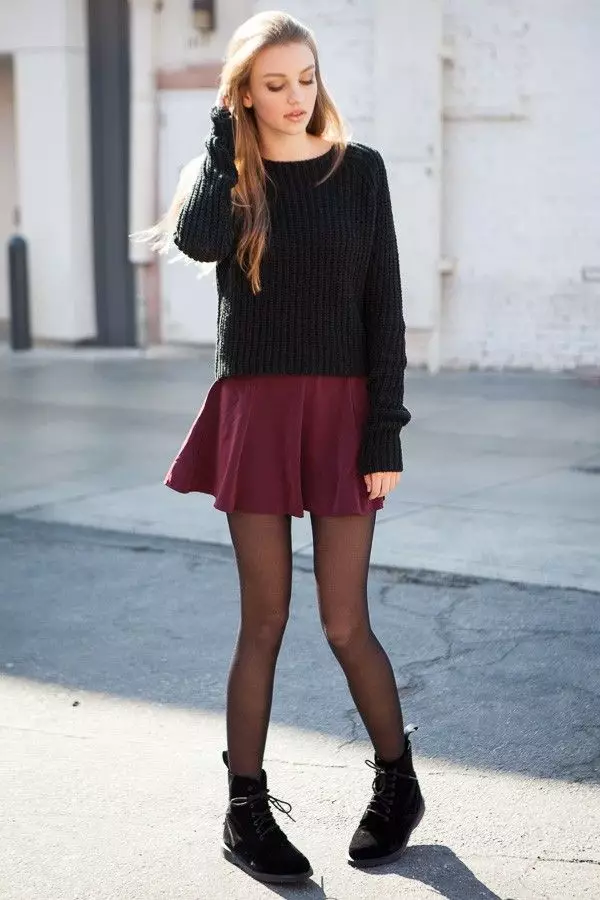 Skirt with a shirt (55 photos): suit, black, white and red sweaters, kit with short shirt, how to choose, beautiful and fashionable images with a jumper 14610_3