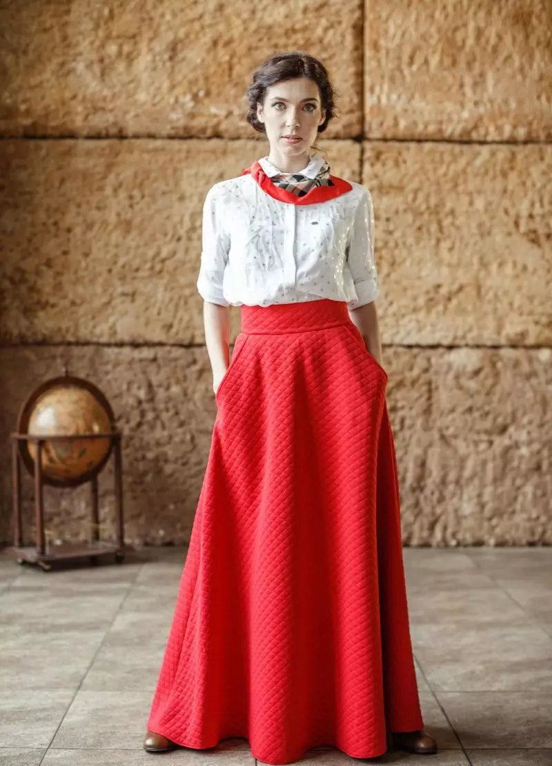 Stickade kjolar (80 bilder): What to wear, penna, långa och korta, på elastisk, grått, svart, vit 14613_35