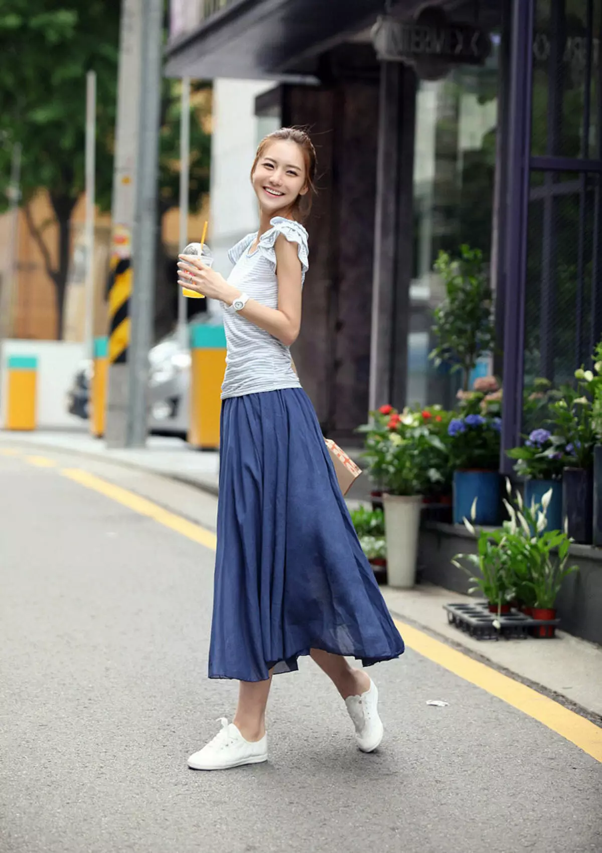 Skirt with Kedami (68 photos): how to wear, pencil, lush, classic, long, midi and short 14616_35