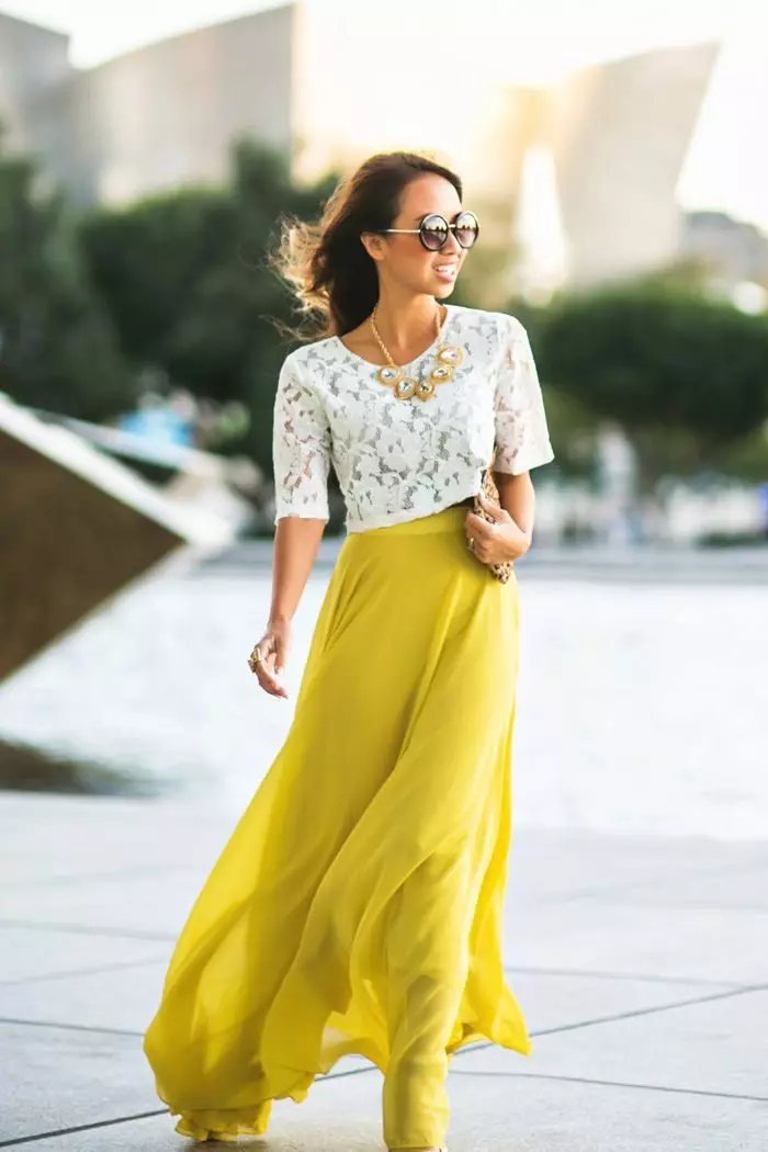 Skirts verdhë (102 foto): Çfarë është e veshur, laps dhe diell, të gjatë në dysheme dhe të shkurtër, me të zezë, blu, jeshile dhe të bardhë 14623_61
