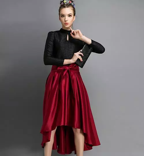 skirt merah (116 foto): Apa yang perlu memakai, pensil dan matahari gaya, Longs di lantai dan pendek, subur, midi, gabungan 14629_5