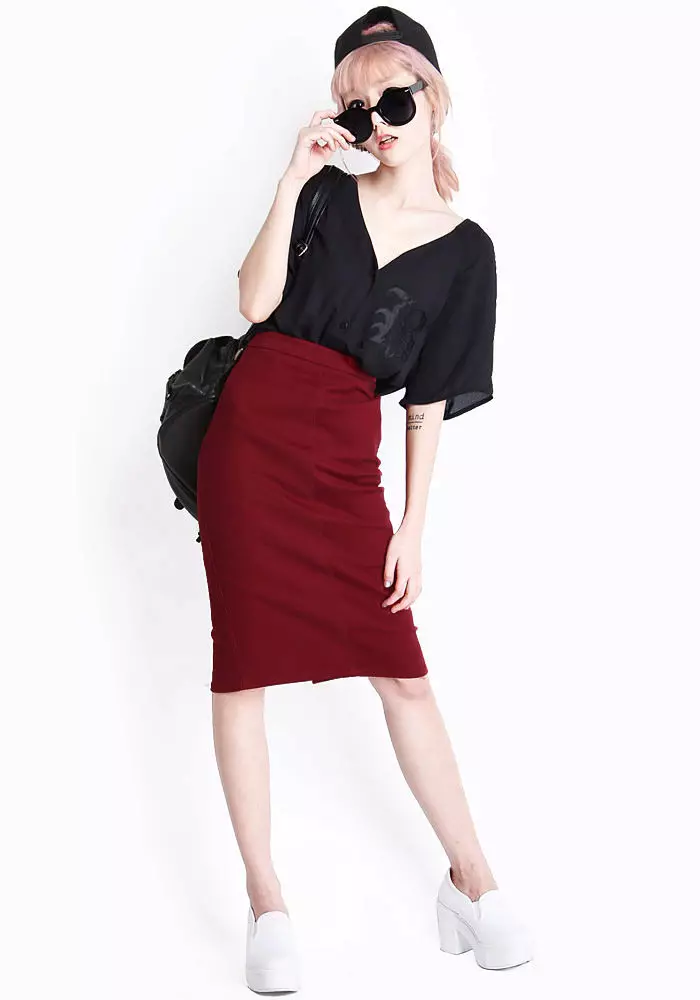 skirt merah (116 foto): Apa yang perlu memakai, pensil dan matahari gaya, Longs di lantai dan pendek, subur, midi, gabungan 14629_55