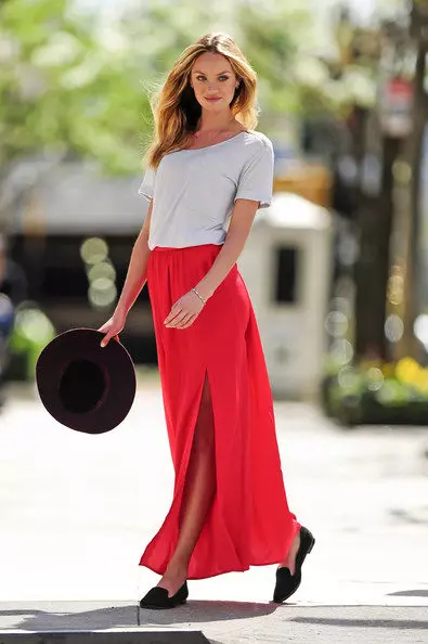 skirt merah (116 foto): Apa yang perlu memakai, pensil dan matahari gaya, Longs di lantai dan pendek, subur, midi, gabungan 14629_63