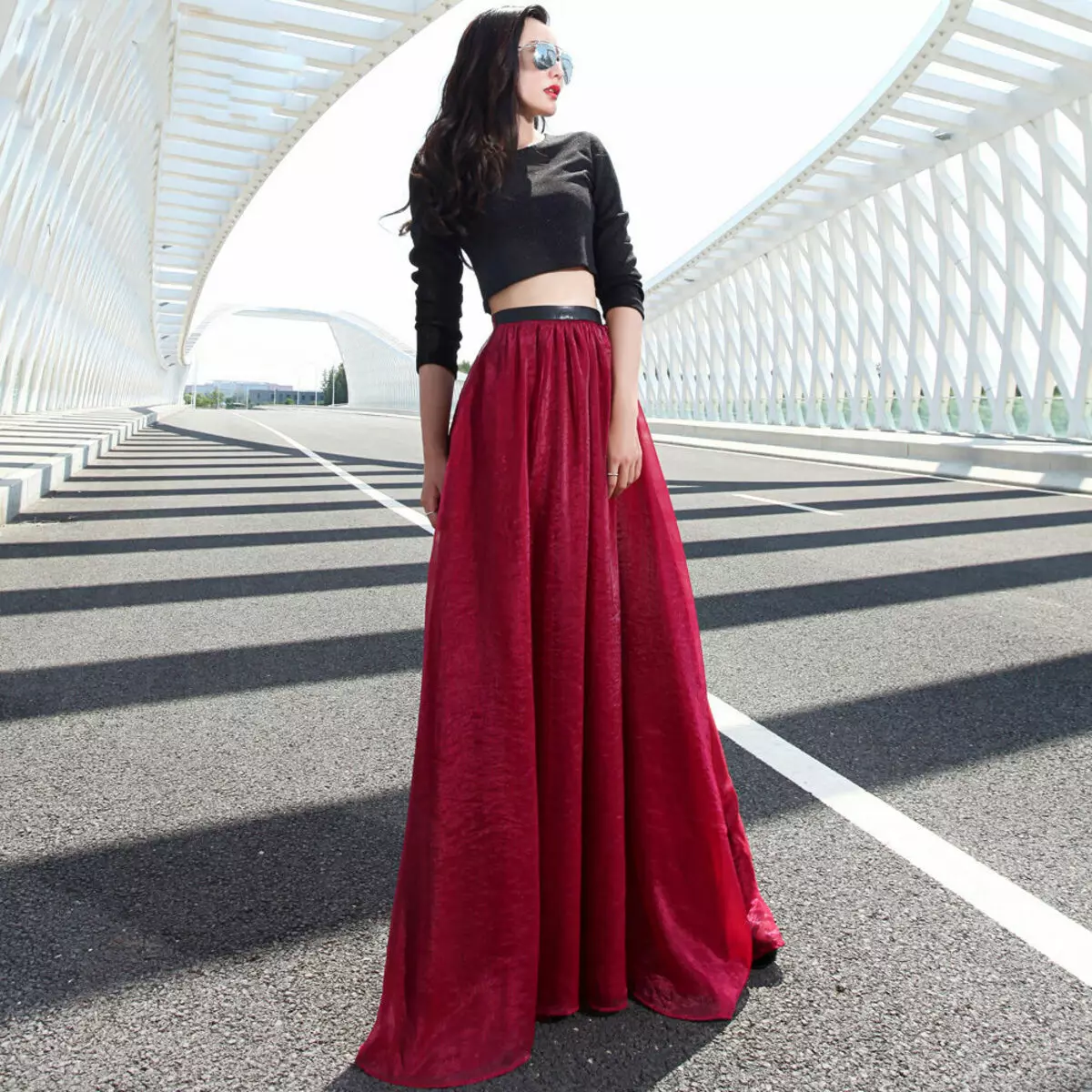 skirt merah (116 foto): Apa yang perlu memakai, pensil dan matahari gaya, Longs di lantai dan pendek, subur, midi, gabungan 14629_66