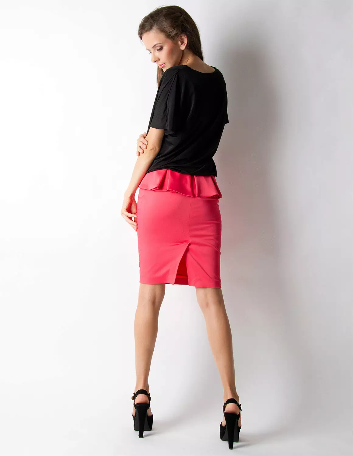 Pink skirts (150 photos): What is wearing, long and short, pencil and lush sun, gentle pink and bright pink, with white, black, long 14630_107