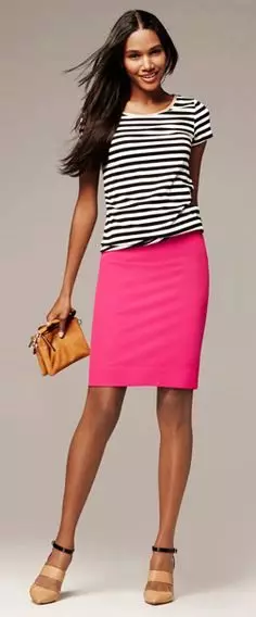 粉紅色的裙子（150張）：穿什麼，長而短，鉛筆和郁鬱蔥蔥的陽光，溫柔的粉紅色和亮粉色，白色，黑色，長 14630_16